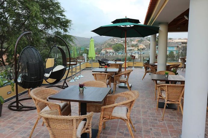 Imagen del bar/restaurante del Hotel H&ocirc;tel Vista Mar Tarrafal. Foto 9