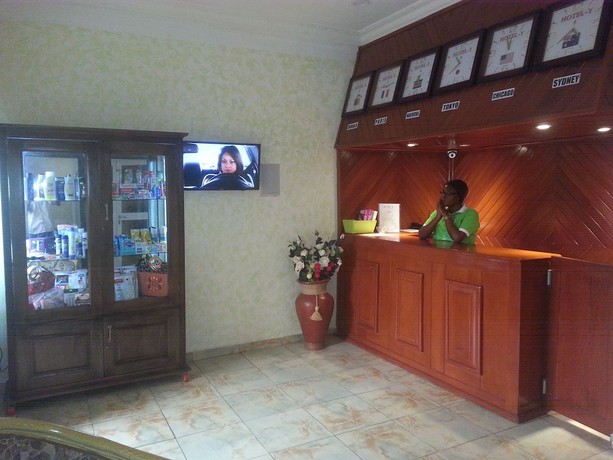 Imagen de los interiores del Hotel H&ocirc;tel - Y. Foto 20