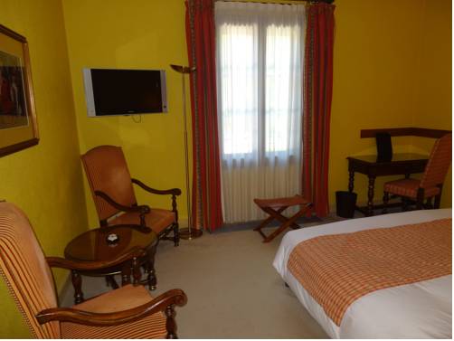 Imagen de la habitación del Hotel H&ocirc;tel & Spa Greuze. Foto 8