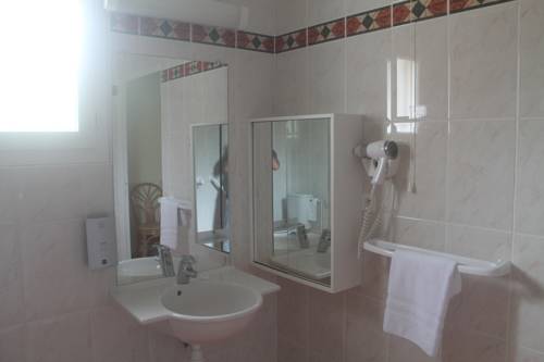 Imagen de la habitación del Hotel H&ocirc;tel & Spa La Closerie. Foto 5