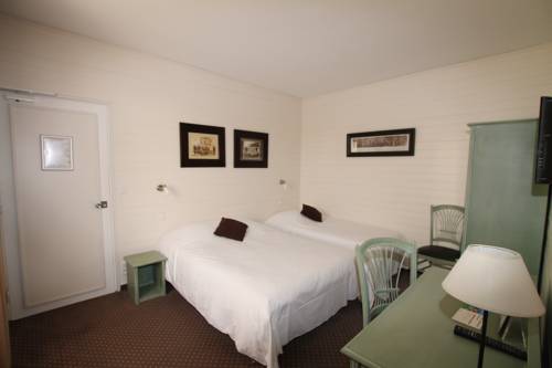 Imagen de la habitación del Hotel H&ocirc;tel & Spa Le Petit Castel Beuzeville-honfleur. Foto 6
