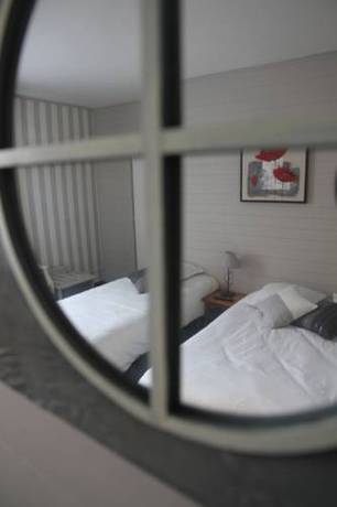 Imagen de la habitación del Hotel H&ocirc;tel & Spa Le Petit Castel Beuzeville-honfleur. Foto 10