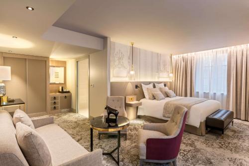 Imagen de la habitación del Hotel H&ocirc;tel & Spa Les Sept Fontaines Best Western Premier. Foto 6