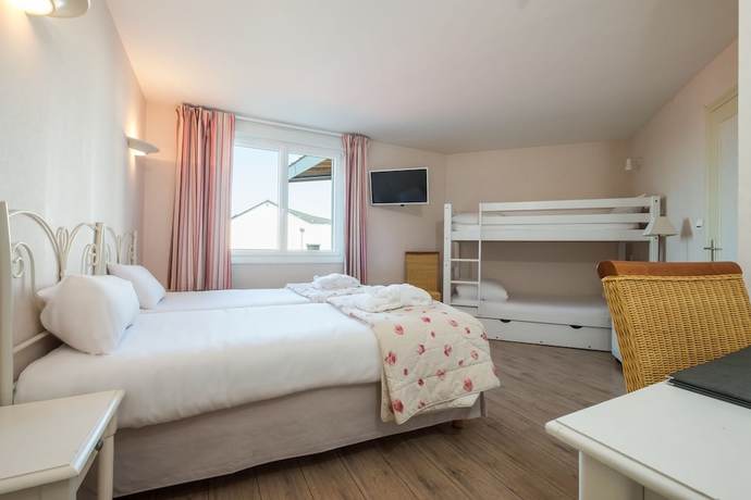 Imagen de la habitación del Hotel H&ocirc;tel and Restaurant L\'Ermitage. Foto 9