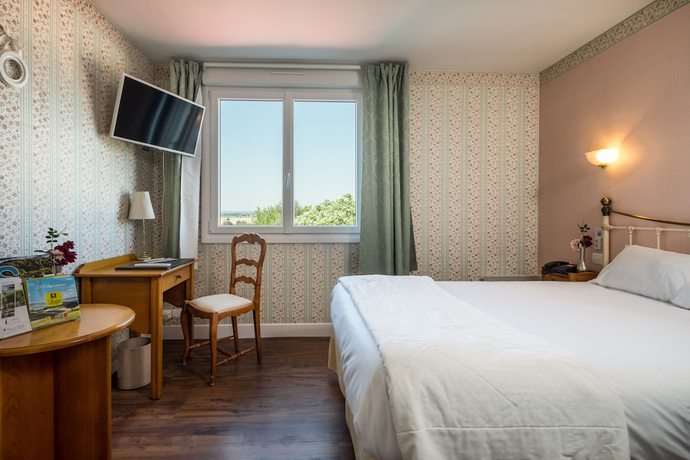 Imagen de la habitación del Hotel H&ocirc;tel and Restaurant L\'Ermitage. Foto 11