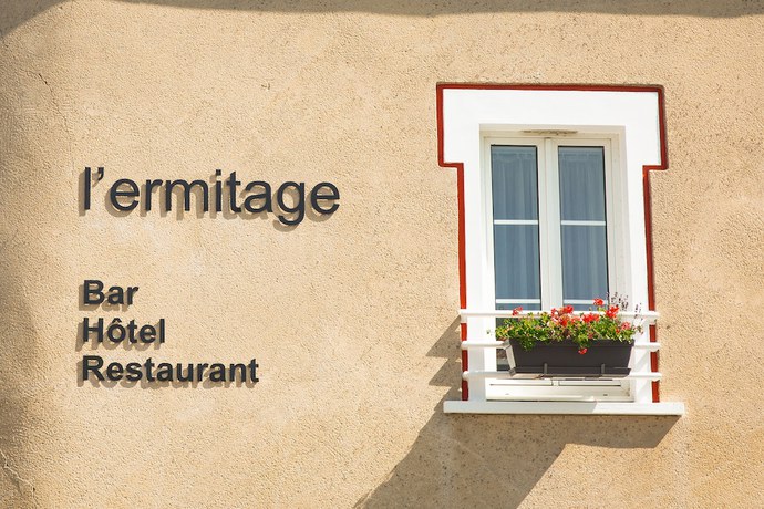 Imagen general del Hotel H&ocirc;tel and Restaurant L\'Ermitage. Foto 1