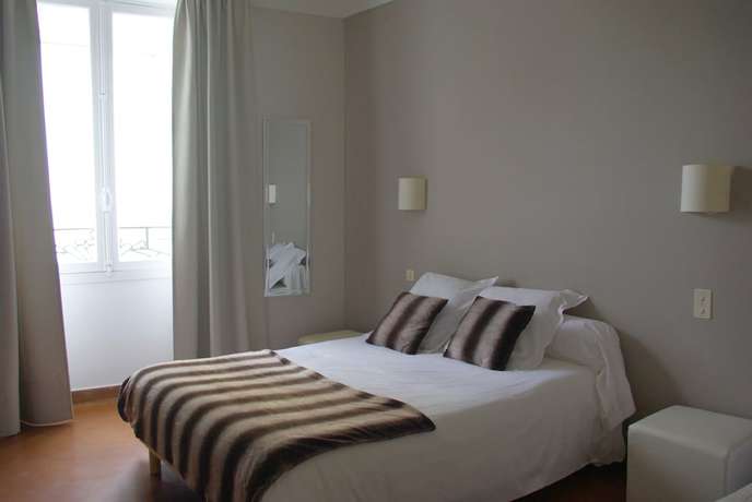 Imagen de la habitación del Hotel H&ocirc;tel d\'Arvor. Foto 8