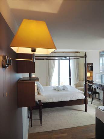 Imagen de la habitación del Hotel H&ocirc;tel de Carantec. Foto 17