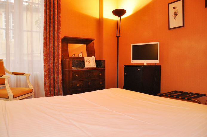 Imagen de la habitación del Hotel H&ocirc;tel de France, AUCH. Foto 5