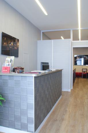 Imagen de los interiores del Hotel H&ocirc;tel de France, Boulogne billancourt. Foto 18