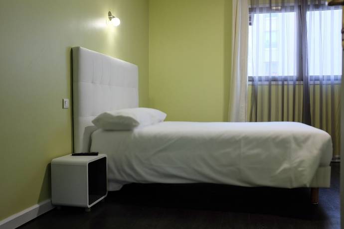 Imagen de la habitación del Hotel H&ocirc;tel de France, Boulogne billancourt. Foto 14
