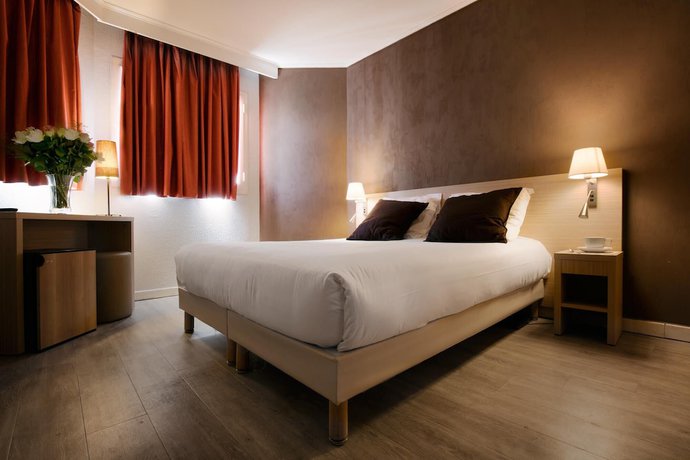 Imagen de la habitación del Hotel H&ocirc;tel de L\'Etoile. Foto 6