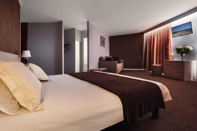 Imagen de la habitación del Hotel H&ocirc;tel de L\'Etoile. Foto 7