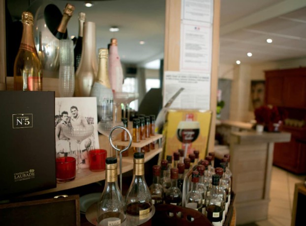 Imagen del bar/restaurante del Hotel H&ocirc;tel de L\'Oc&eacute;an. Foto 8