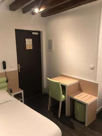 Imagen de la habitación del Hotel Hôtel de La Herse d\'Or. Foto 7