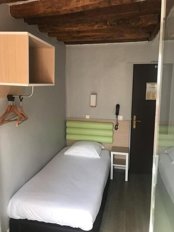 Imagen de la habitación del Hotel Hôtel de La Herse d\'Or. Foto 16