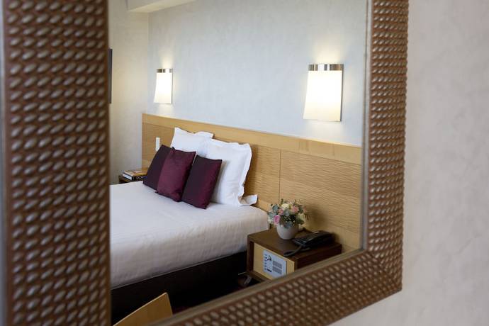 Imagen de la habitación del Hotel Hôtel de Normandie. Foto 17