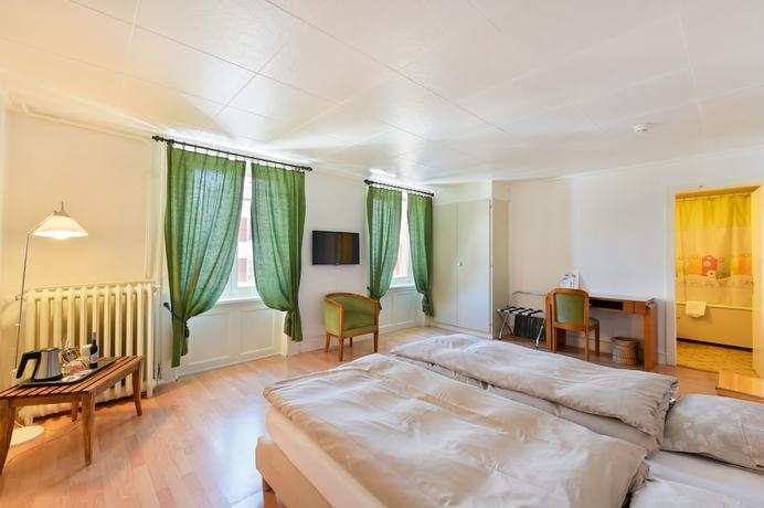 Imagen de la habitación del Hotel H&ocirc;tel de l\'Aigle. Foto 18