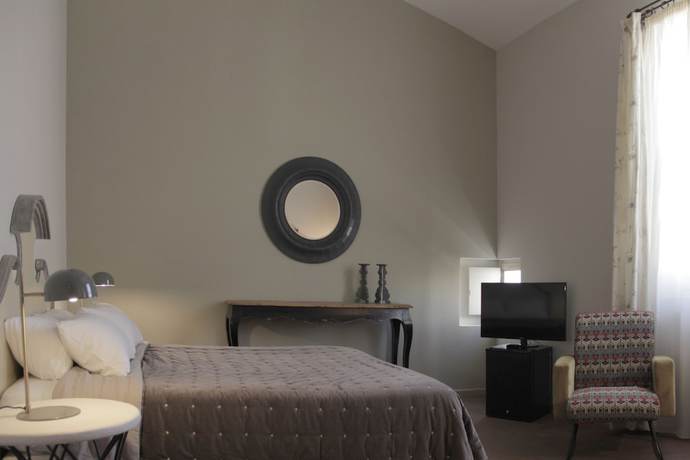 Imagen de la habitación del Hotel H&ocirc;tel de l\'Amphith&eacute;&acirc;tre. Foto 16