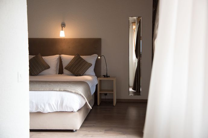 Imagen de la habitación del Hotel H&ocirc;tel de l\'Ange. Foto 11