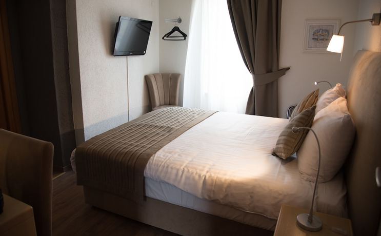 Imagen de la habitación del Hotel H&ocirc;tel de l\'Ange. Foto 15