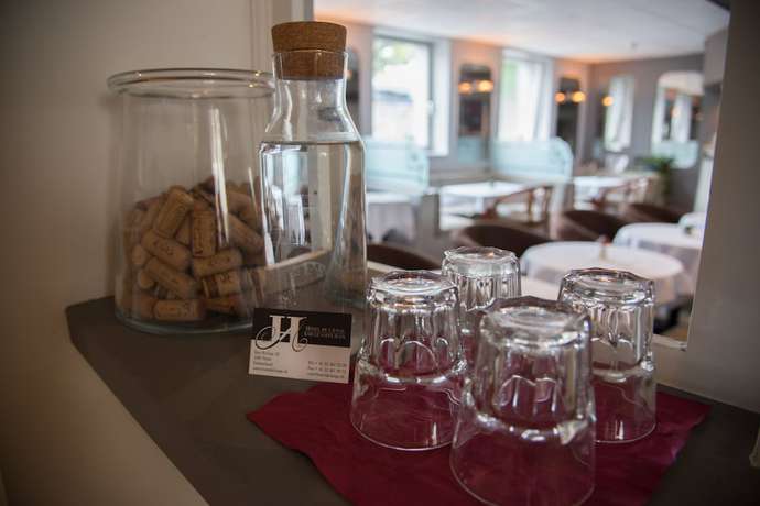 Imagen de los interiores del Hotel H&ocirc;tel de l\'Ange. Foto 20