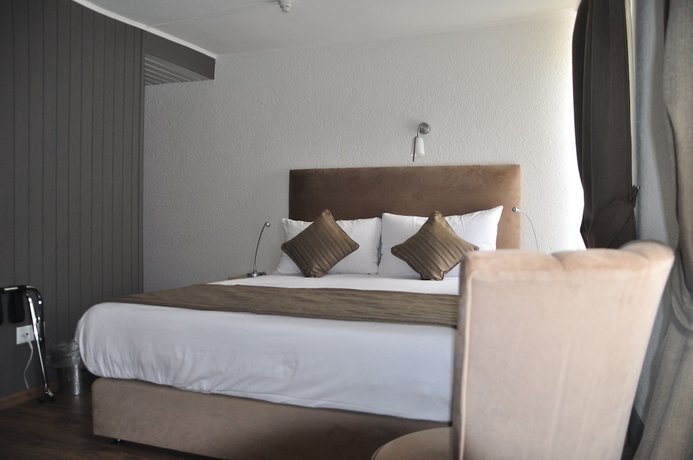 Imagen de la habitación del Hotel H&ocirc;tel de l\'Ange. Foto 18