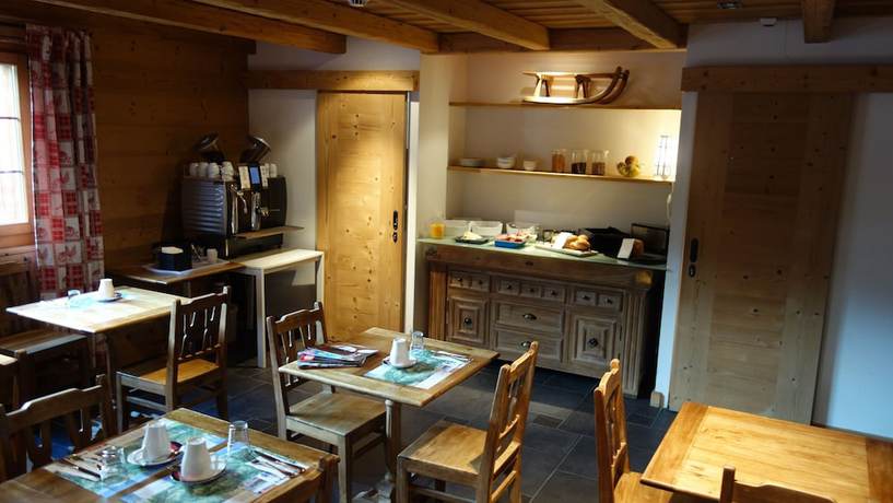 Imagen del bar/restaurante del Hotel Hôtel de l\'Etable. Foto 5