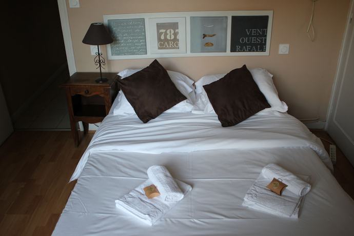 Imagen de la habitación del Hotel H&ocirc;tel de la Beauronne, Marsac-sur-l'Isle. Foto 2