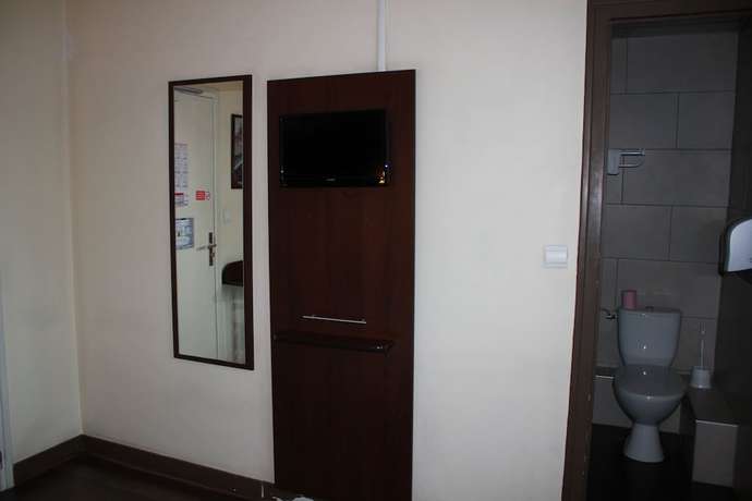 Imagen de la habitación del Hotel H&ocirc;tel de la Beauronne, Marsac-sur-l'Isle. Foto 3
