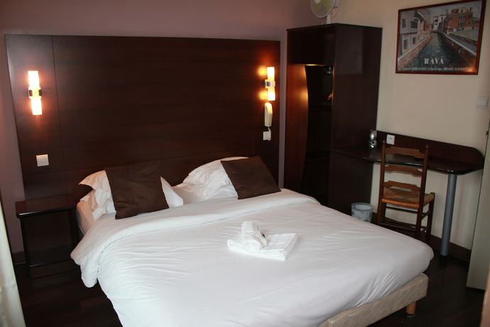 Imagen de la habitación del Hotel H&ocirc;tel de la Beauronne, Marsac-sur-l'Isle. Foto 4