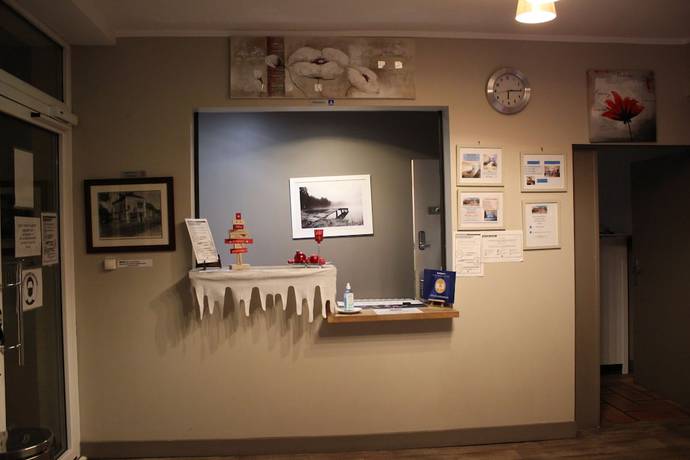 Imagen de los interiores del Hotel H&ocirc;tel de la Beauronne, Marsac-sur-l'Isle. Foto 20