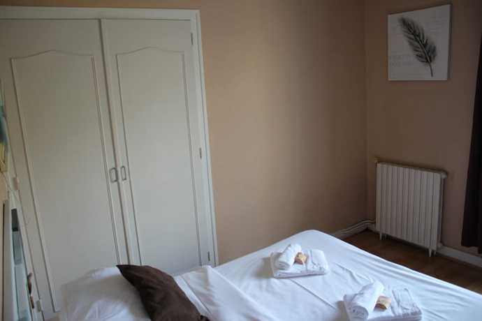 Imagen de la habitación del Hotel H&ocirc;tel de la Beauronne, Marsac-sur-l'Isle. Foto 9