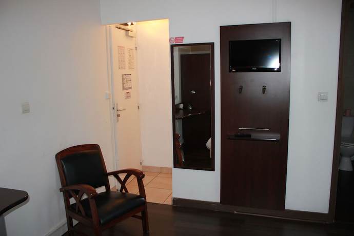 Imagen de la habitación del Hotel H&ocirc;tel de la Beauronne, Marsac-sur-l'Isle. Foto 14
