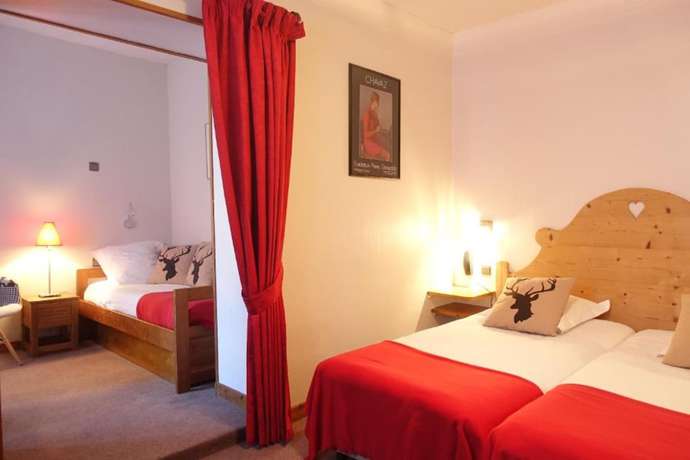 Imagen de la habitación del Hotel Hôtel de la Couronne. Foto 2