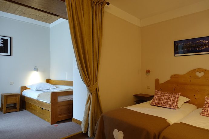 Imagen de la habitación del Hotel Hôtel de la Couronne. Foto 11