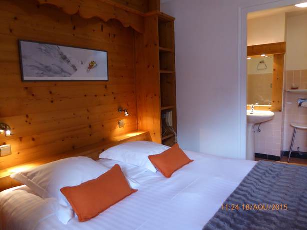 Imagen de la habitación del Hotel Hôtel de la Couronne. Foto 16