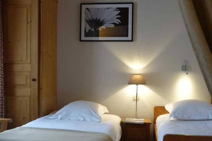 Imagen de la habitación del Hotel Hôtel de la Couronne. Foto 17