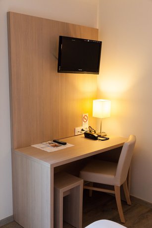 Imagen de la habitación del Hotel H&ocirc;tel de la Gare, Quimper. Foto 20