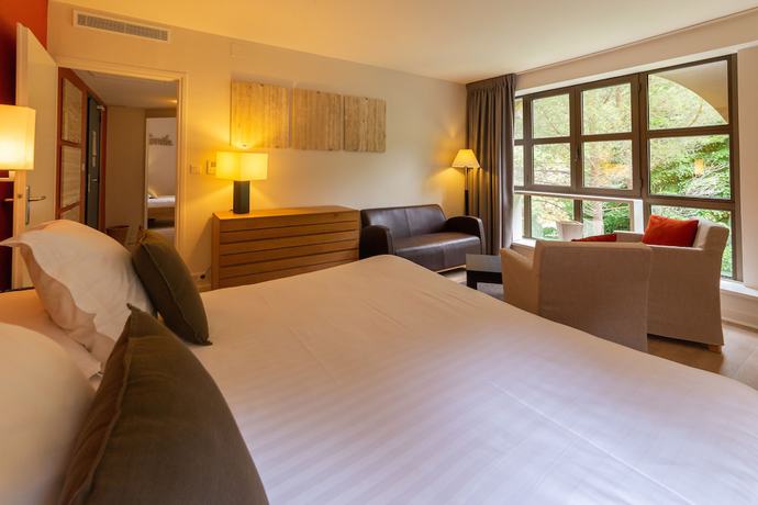 Imagen de la habitación del Hotel H&ocirc;tel de la Muse et du Rozier. Foto 4