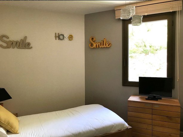 Imagen de la habitación del Hotel H&ocirc;tel de la Muse et du Rozier. Foto 6