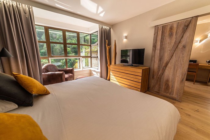 Imagen de la habitación del Hotel H&ocirc;tel de la Muse et du Rozier. Foto 9