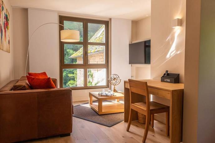 Imagen de la habitación del Hotel H&ocirc;tel de la Muse et du Rozier. Foto 16