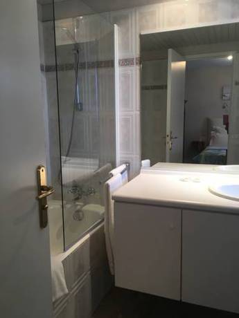 Imagen de la habitación del Hotel H&ocirc;tel de la Pointe du Grouin. Foto 3