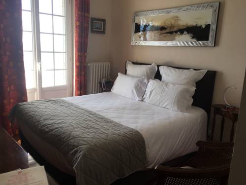 Imagen de la habitación del Hotel H&ocirc;tel de la Pointe du Grouin. Foto 9