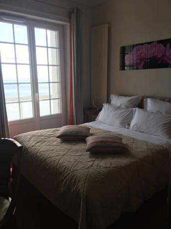Imagen de la habitación del Hotel H&ocirc;tel de la Pointe du Grouin. Foto 10