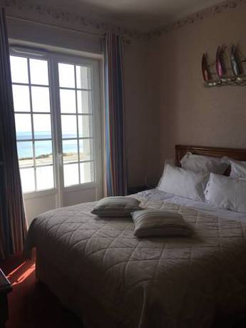 Imagen de la habitación del Hotel H&ocirc;tel de la Pointe du Grouin. Foto 11