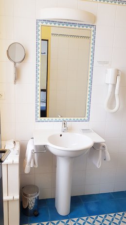 Imagen de la habitación del Hotel H&ocirc;tel de la Presqu\'Ile. Foto 14