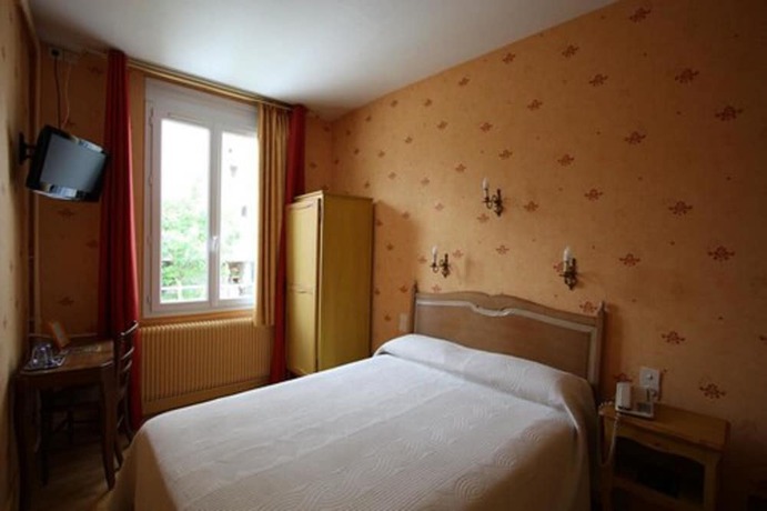 Imagen de la habitación del Hotel H&ocirc;tel de la Sologne. Foto 8