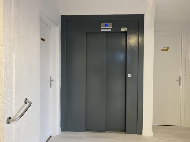 Imagen de los interiores del Hotel H&ocirc;tel des 2 golfs. Foto 20